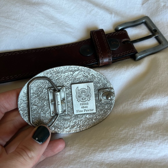 Leather belt with interchangeable pewter belt buckle. - Picture 3 of 5